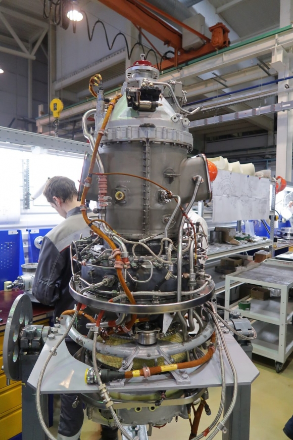 Эталонный образец (макет) двигателя ВК-800СМ для ЛМС-901 на УЗГА, 6 апреля 2023 г. Фото: Михаил Жердев