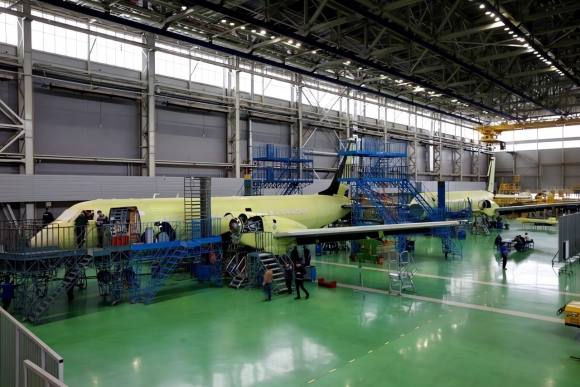 Опытные самолеты Ил-114-300 №0110 и №0111 в сборочном цехе ЛАЗ им. П.А. Воронина (фото опубликовано ОАК в мае 2023 года)